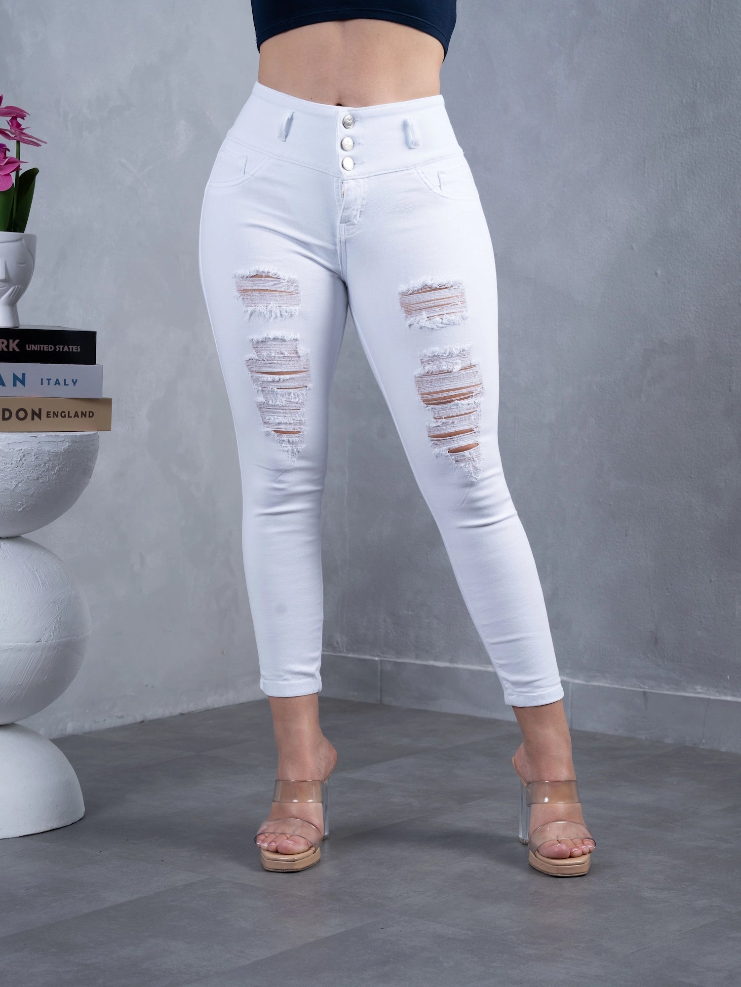 Pantalón Clásico Blanco Rasgado