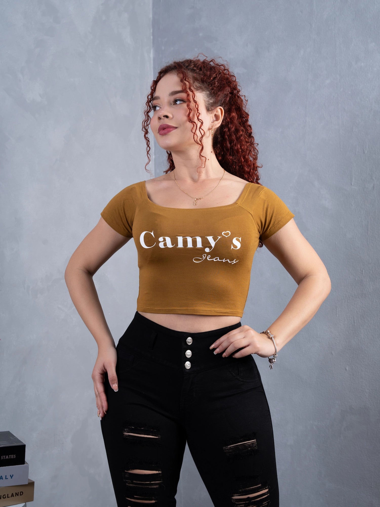 Pantalón Clásico Negro Rasgado