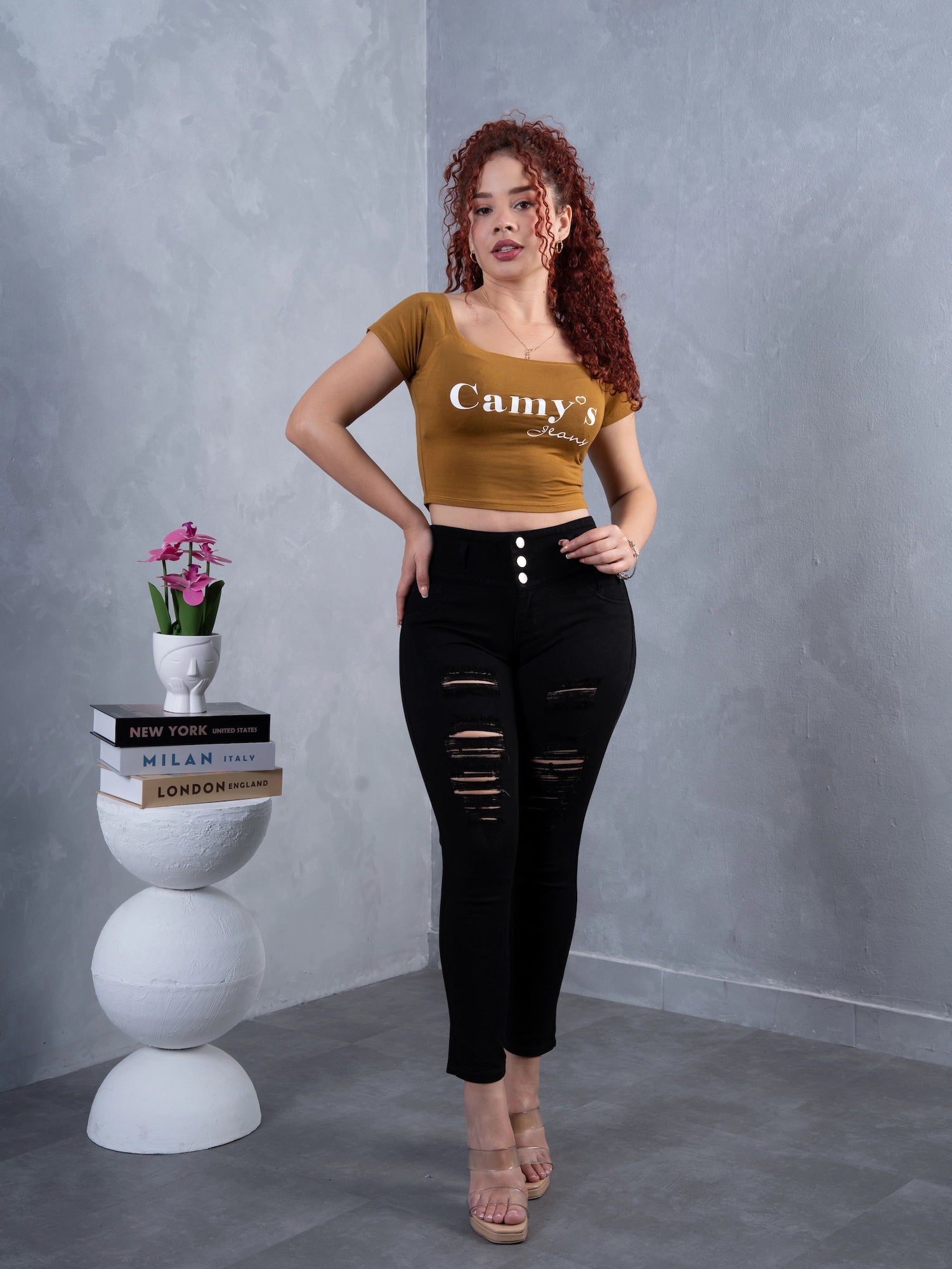 Pantalón Clásico Negro Rasgado